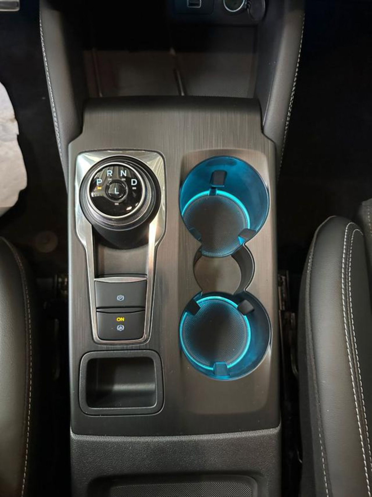 Ford Kuga 2.5 Plug In Hybrid 225 CV CVT 2WD (10)
