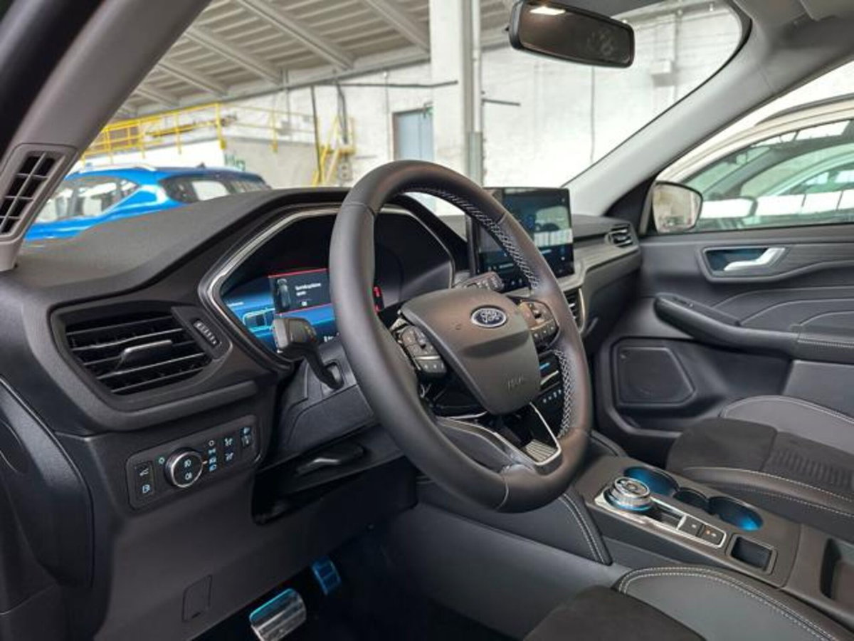 Ford Kuga 2.5 Plug In Hybrid 225 CV CVT 2WD (11)