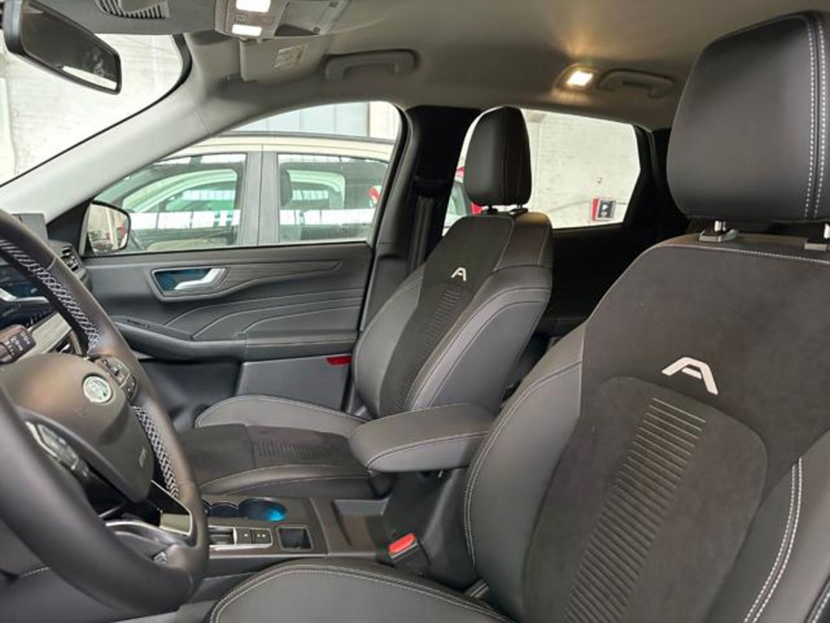 Ford Kuga 2.5 Plug In Hybrid 225 CV CVT 2WD (12)