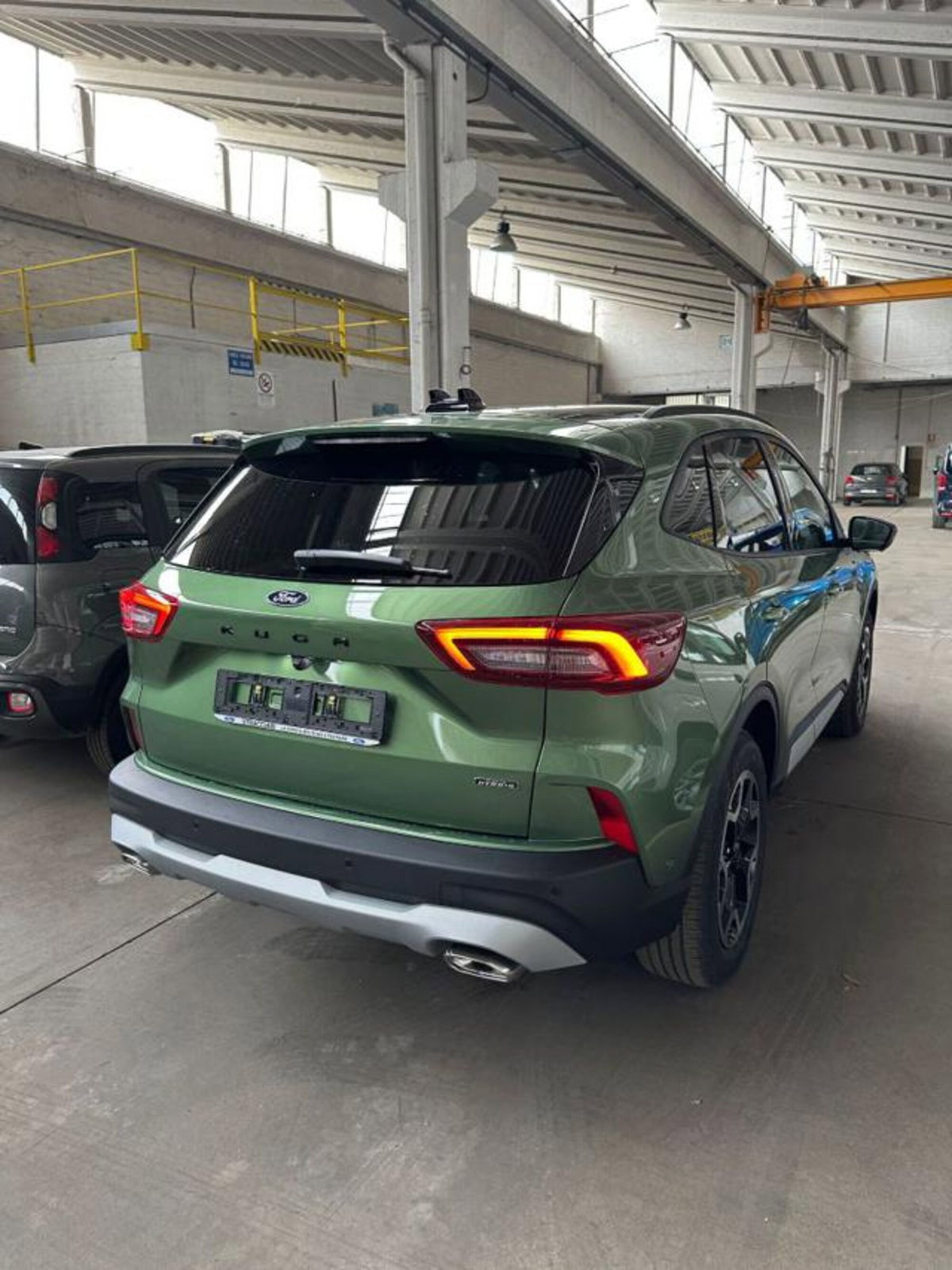 Ford Kuga 2.5 Plug In Hybrid 225 CV CVT 2WD (13)