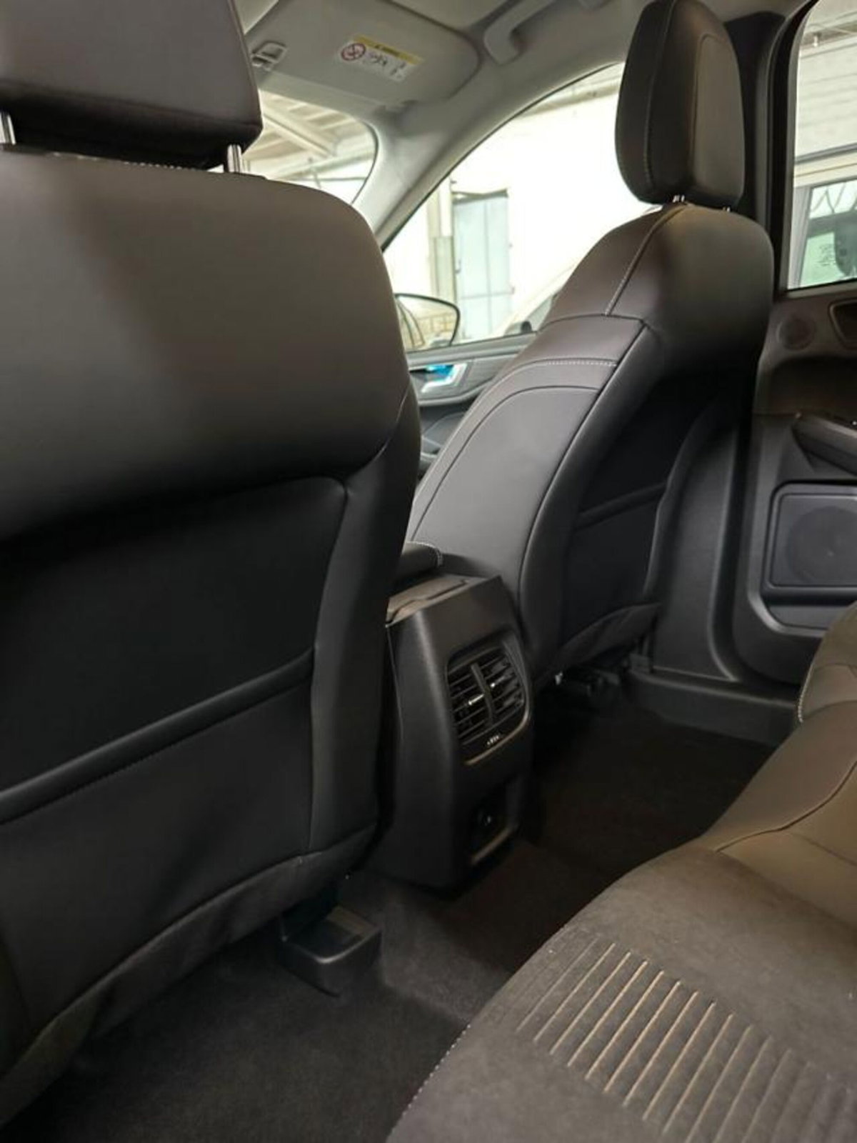 Ford Kuga 2.5 Plug In Hybrid 225 CV CVT 2WD (17)