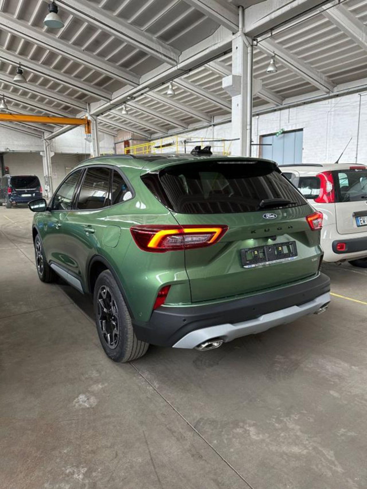 Ford Kuga 2.5 Plug In Hybrid 225 CV CVT 2WD (19)