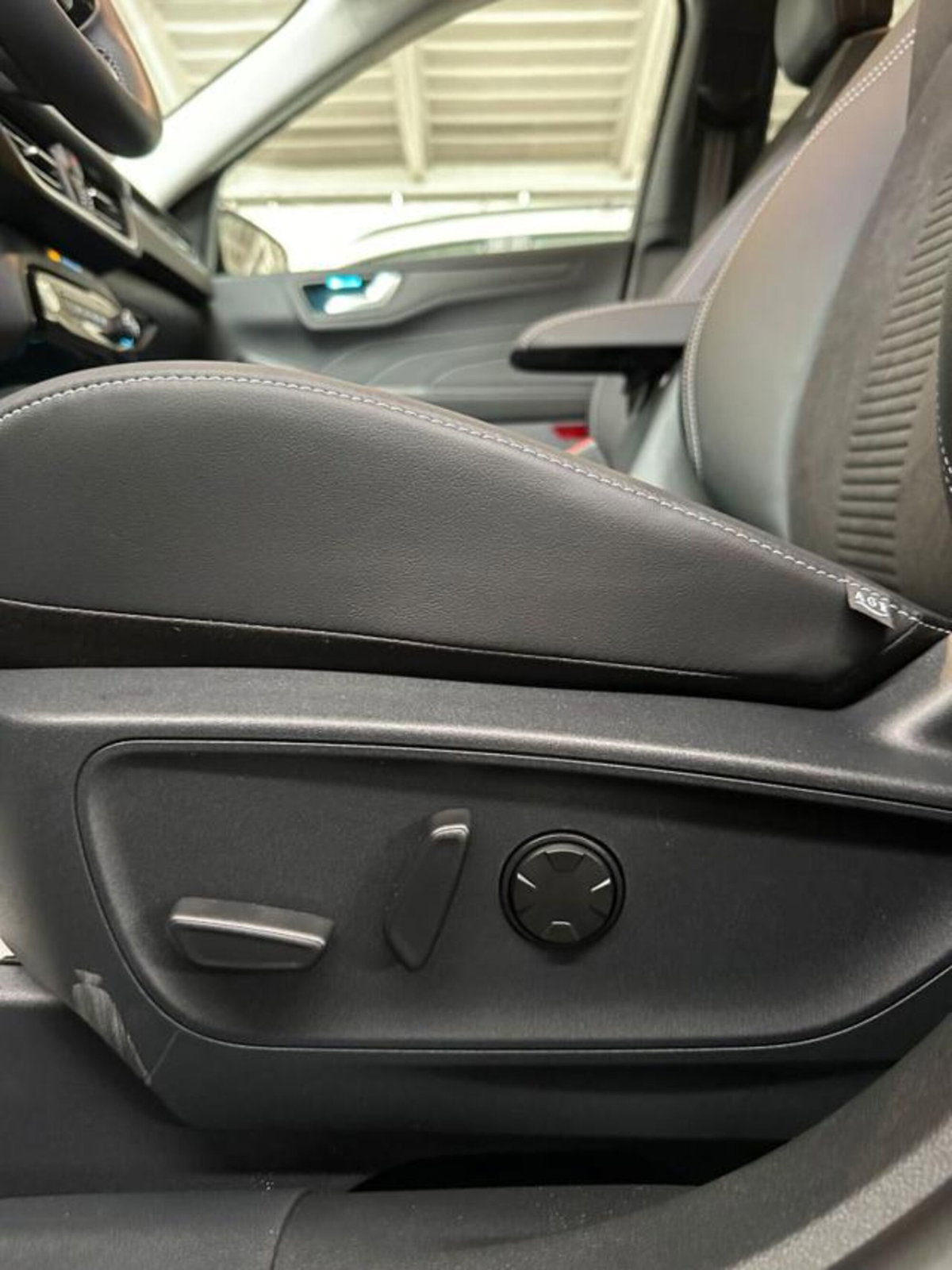 Ford Kuga 2.5 Plug In Hybrid 225 CV CVT 2WD (8)