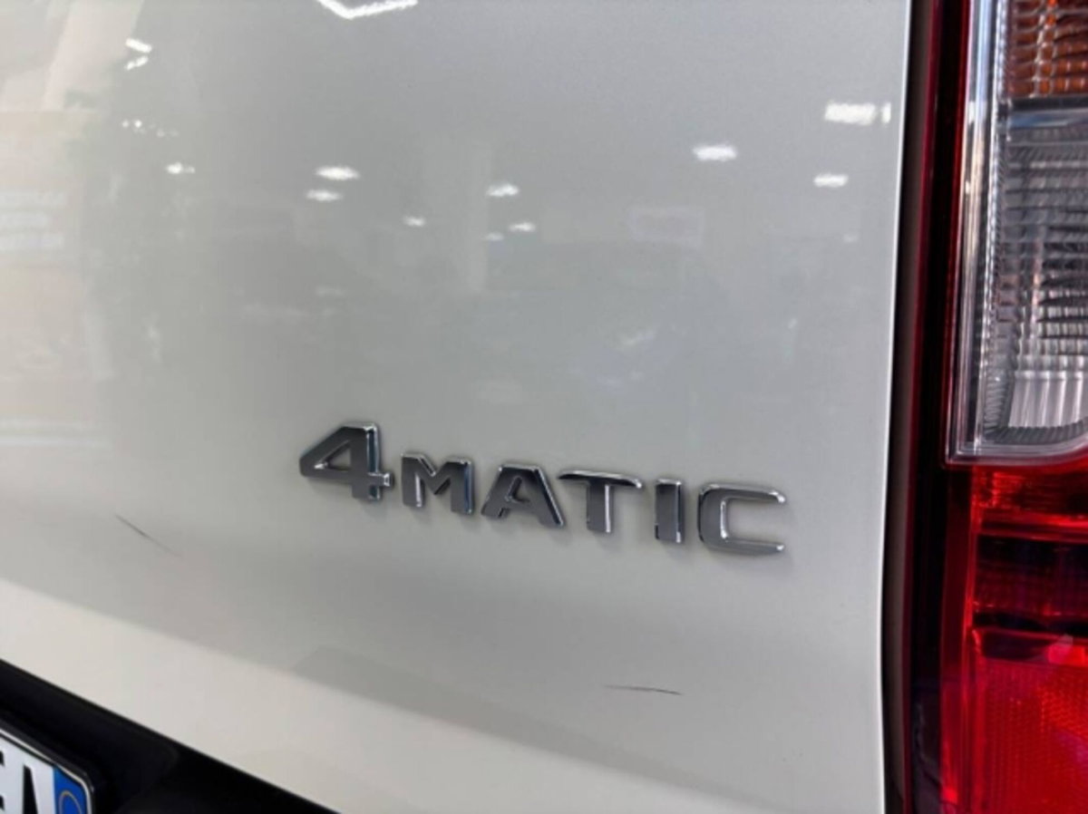 Mercedes-Benz Classe X Pick-up 350 d 4Matic Progressive (12)