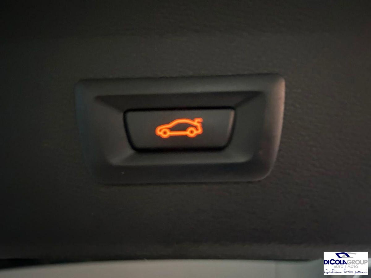 BMW X1 sDrive18d Advantage (17)