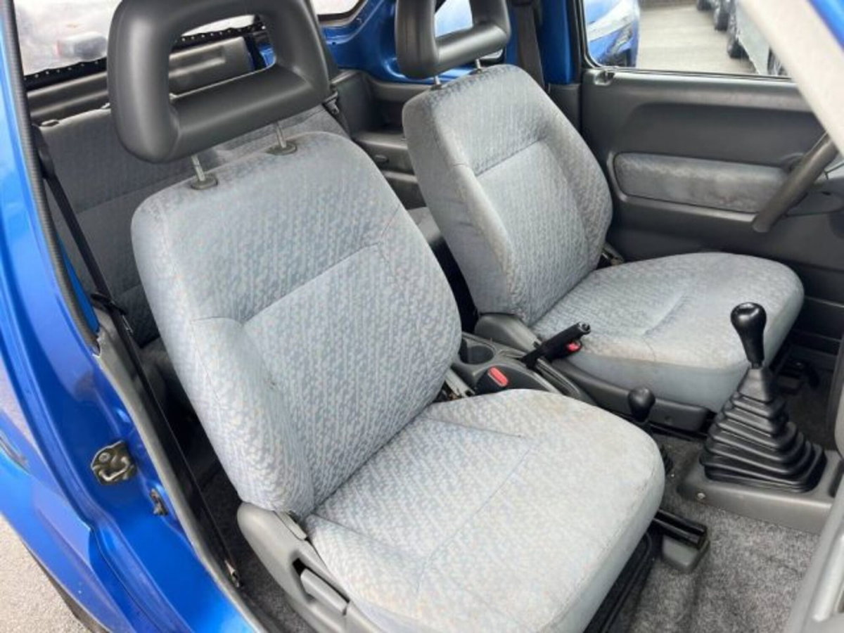Suzuki Jimny 1.3i 16V cat 4WD JLX (9)
