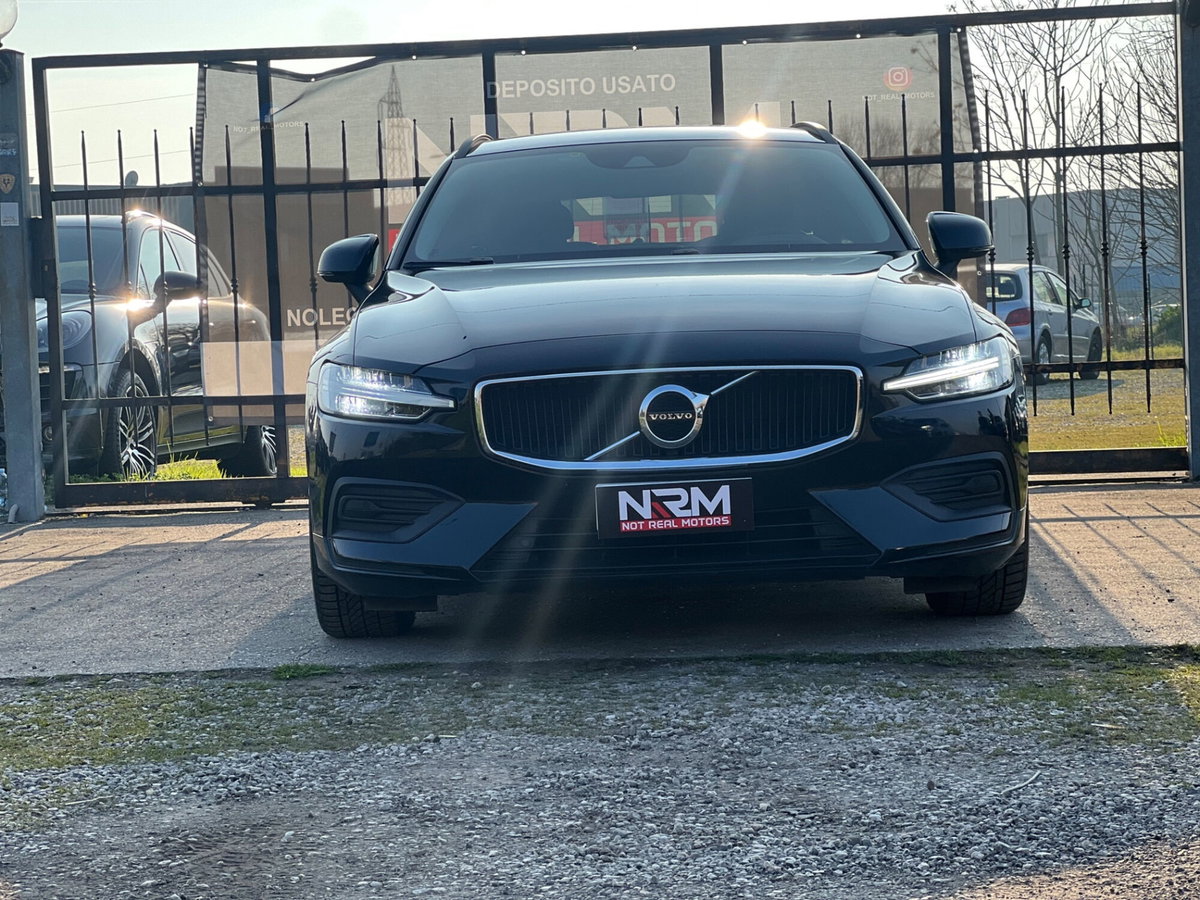 Volvo V60 B4 Geartronic R-design (2)