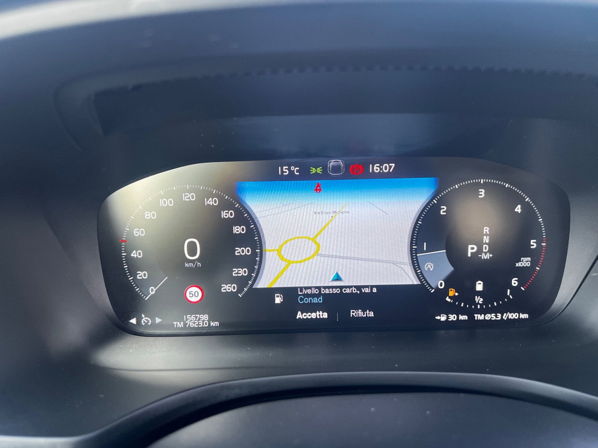 Volvo V60 B4 Geartronic R-design (8)