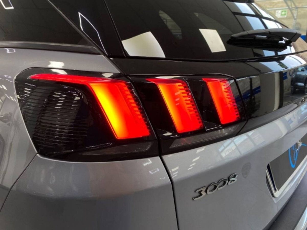 Peugeot 3008 BlueHDi 130 S&S EAT8 Active Business (10)