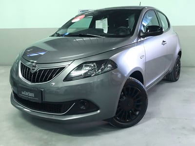 Lancia Ypsilon 1.0 FireFly 5 porte S&S Hybrid Silver Plus usata