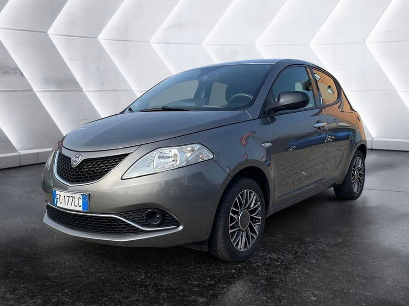 Lancia Ypsilon 1.2 69 CV 5 porte Gold