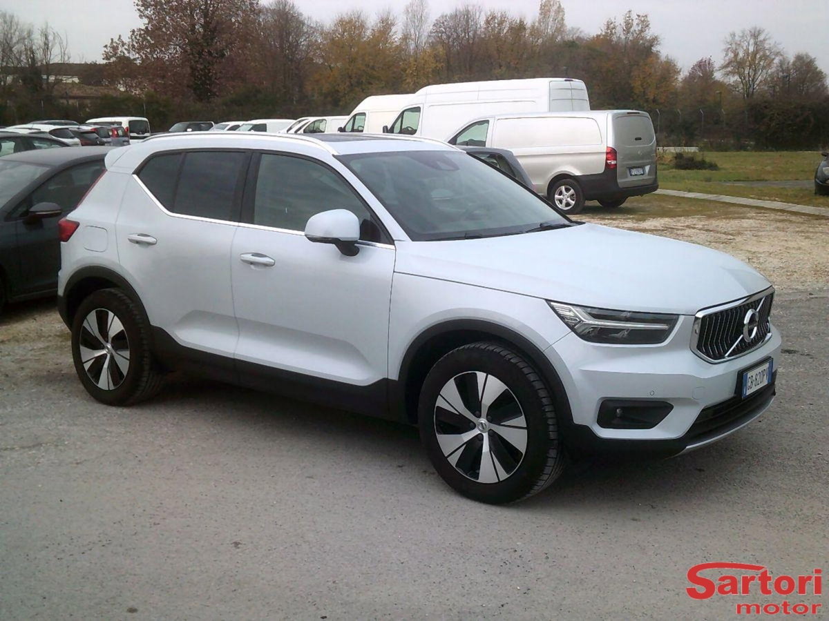 Volvo XC40 T5 Recharge Plug-in Hybrid automatico Core (2)