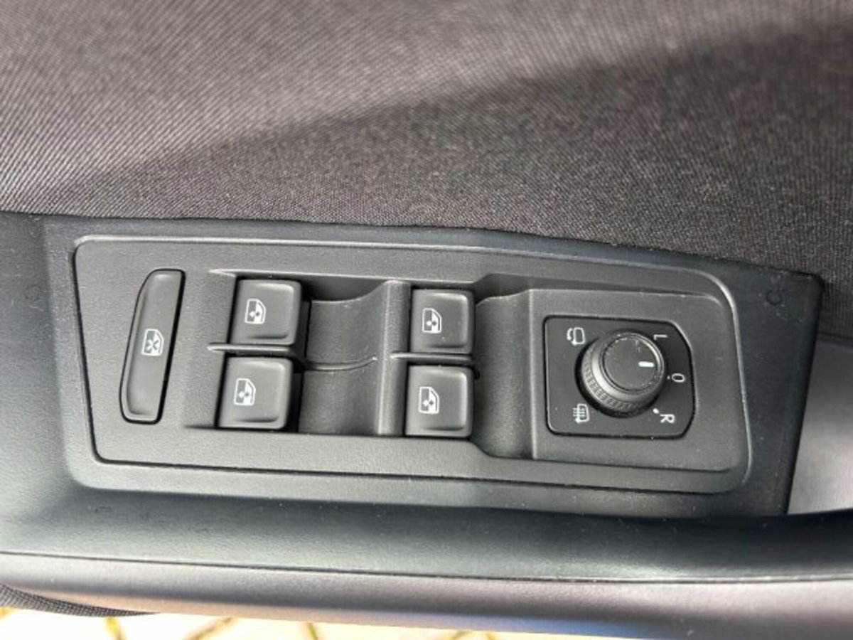 Volkswagen T-Roc 2.0 tdi Life 150cv dsg (16)