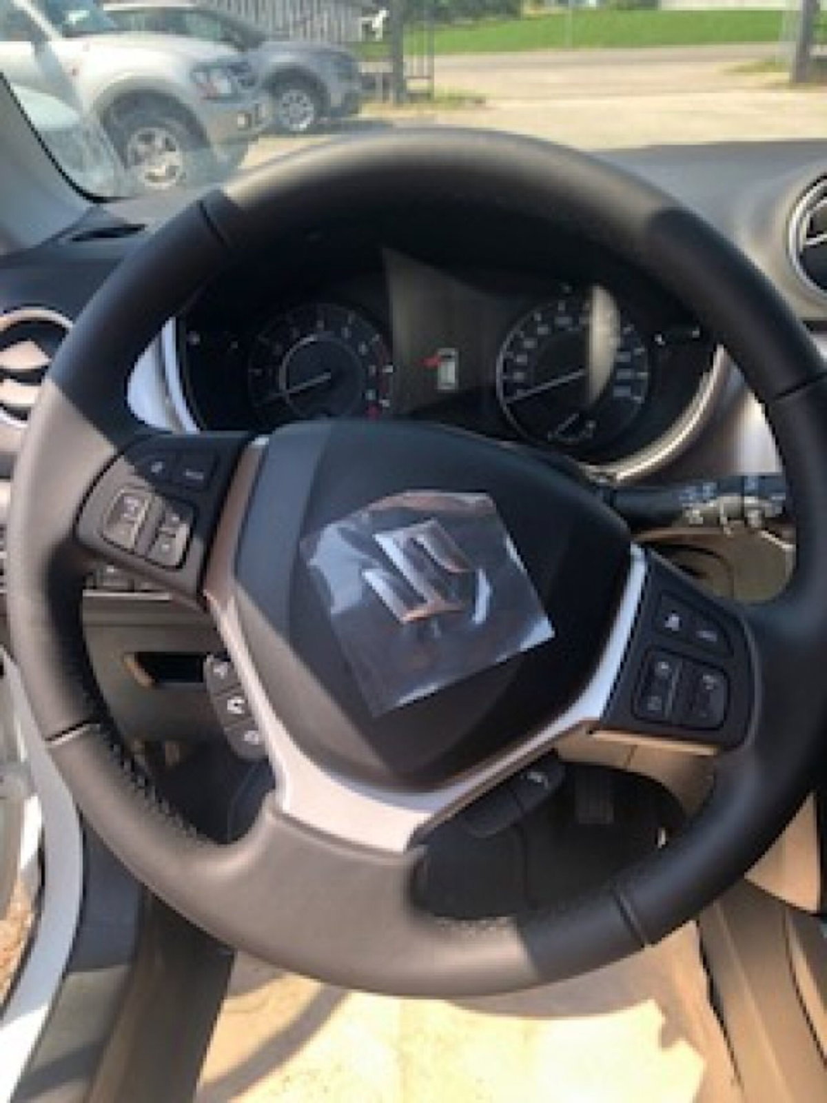 Suzuki Vitara 1.4h Top 2wd 110cv (12)