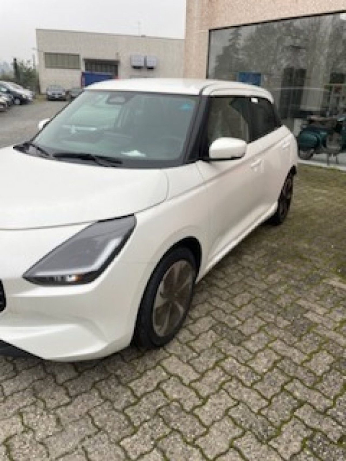 Suzuki Swift 1.2h Top 2wd (3)