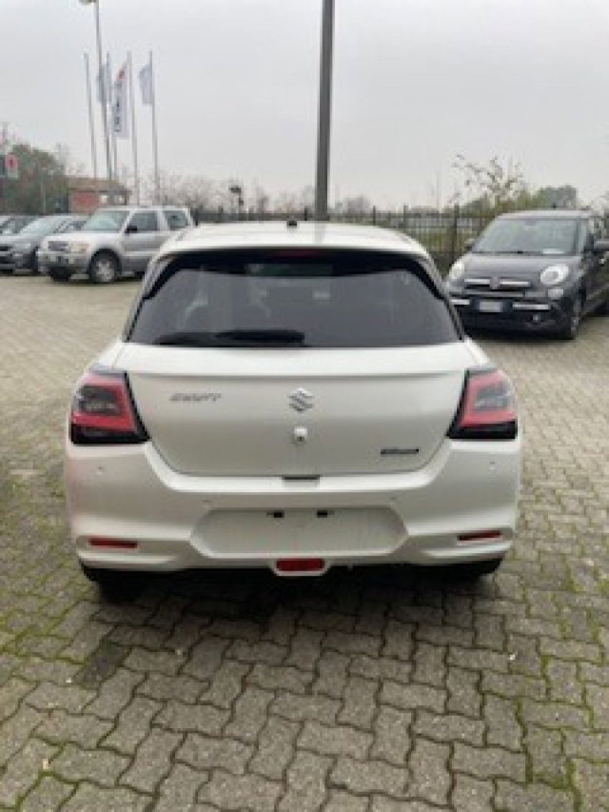 Suzuki Swift 1.2h Top 2wd (4)