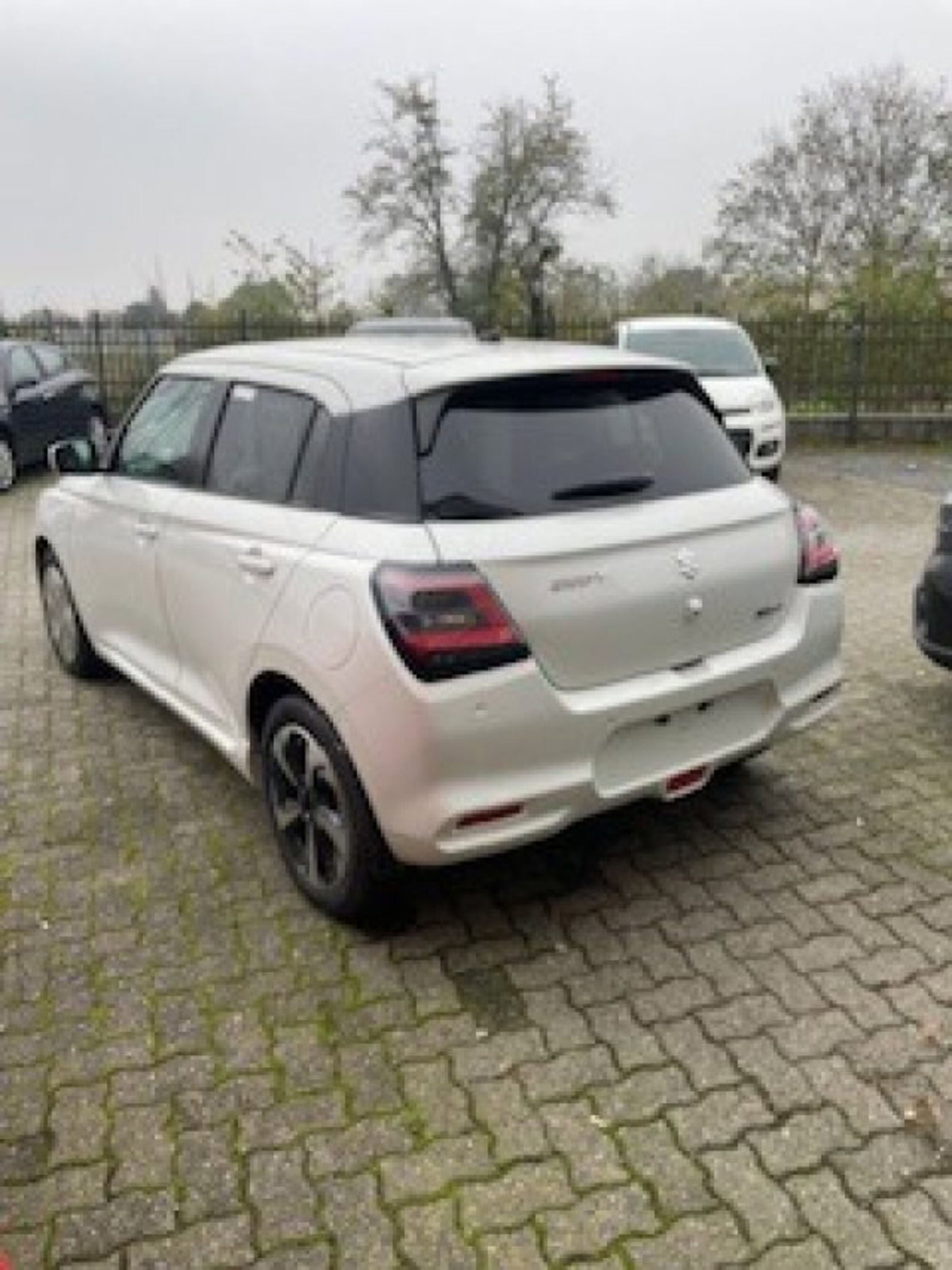 Suzuki Swift 1.2h Top 2wd (7)