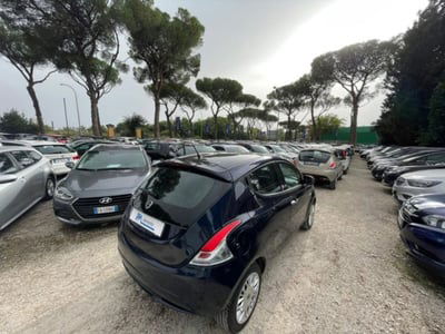 Lancia Ypsilon 1.2 69 CV 5 porte Silver usata