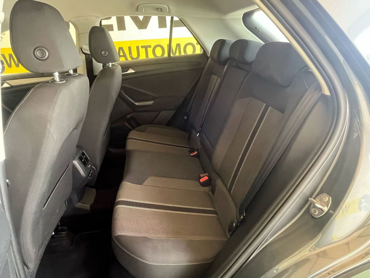 Volkswagen T-Roc 1.5 TSI ACT DSG Business BlueMotion Technology (10)