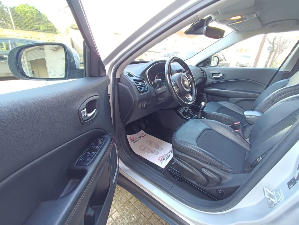 Jeep Compass 1.6 Multijet II 2WD Limited (12)