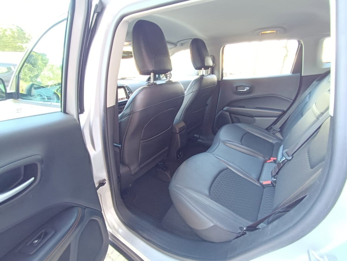 Jeep Compass 1.6 Multijet II 2WD Limited (16)
