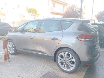 Renault Scenic E-Tech Electric 1.9 dCi Confort Dynamique (5)