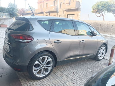 Renault Scenic E-Tech Electric 1.9 dCi Confort Dynamique (6)