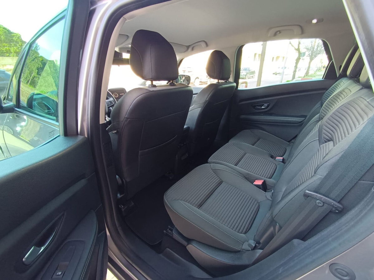 Renault Scenic E-Tech Electric 1.9 dCi Confort Dynamique (11)