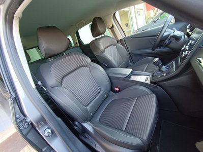 Renault Scenic E-Tech Electric 1.9 dCi Confort Dynamique (14)