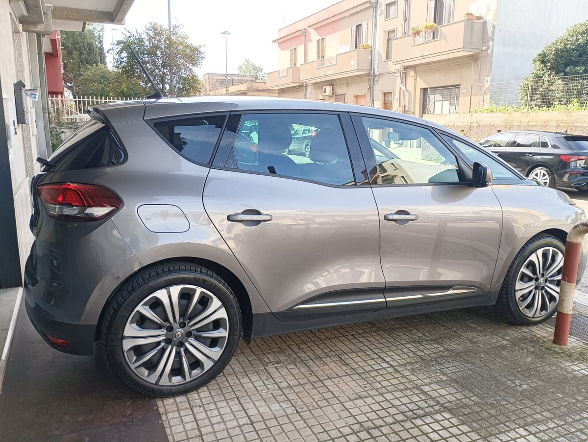Renault Scenic E-Tech Electric 1.9 dCi Confort Dynamique (3)