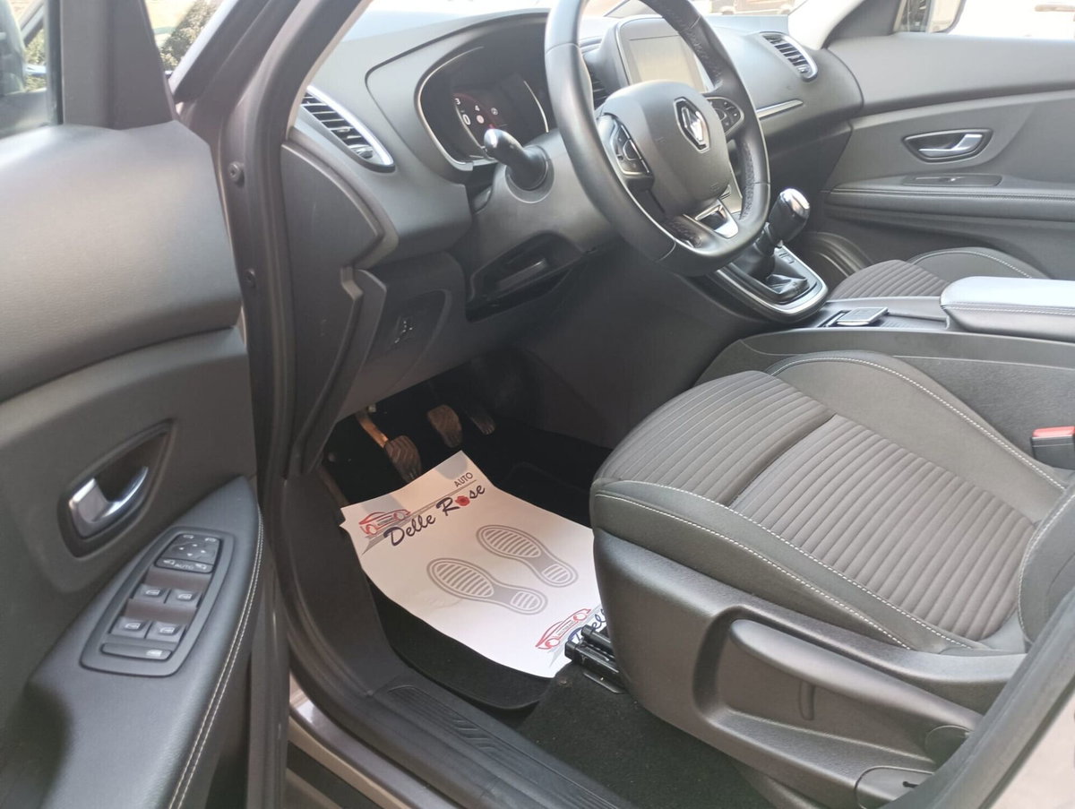 Renault Scenic E-Tech Electric 1.9 dCi Confort Dynamique (7)