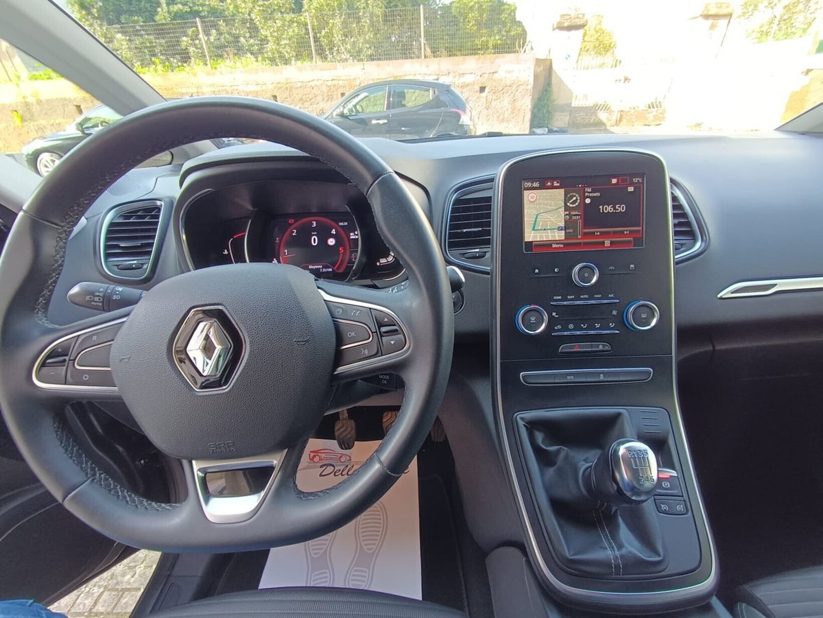 Renault Scenic E-Tech Electric 1.9 dCi Confort Dynamique (8)