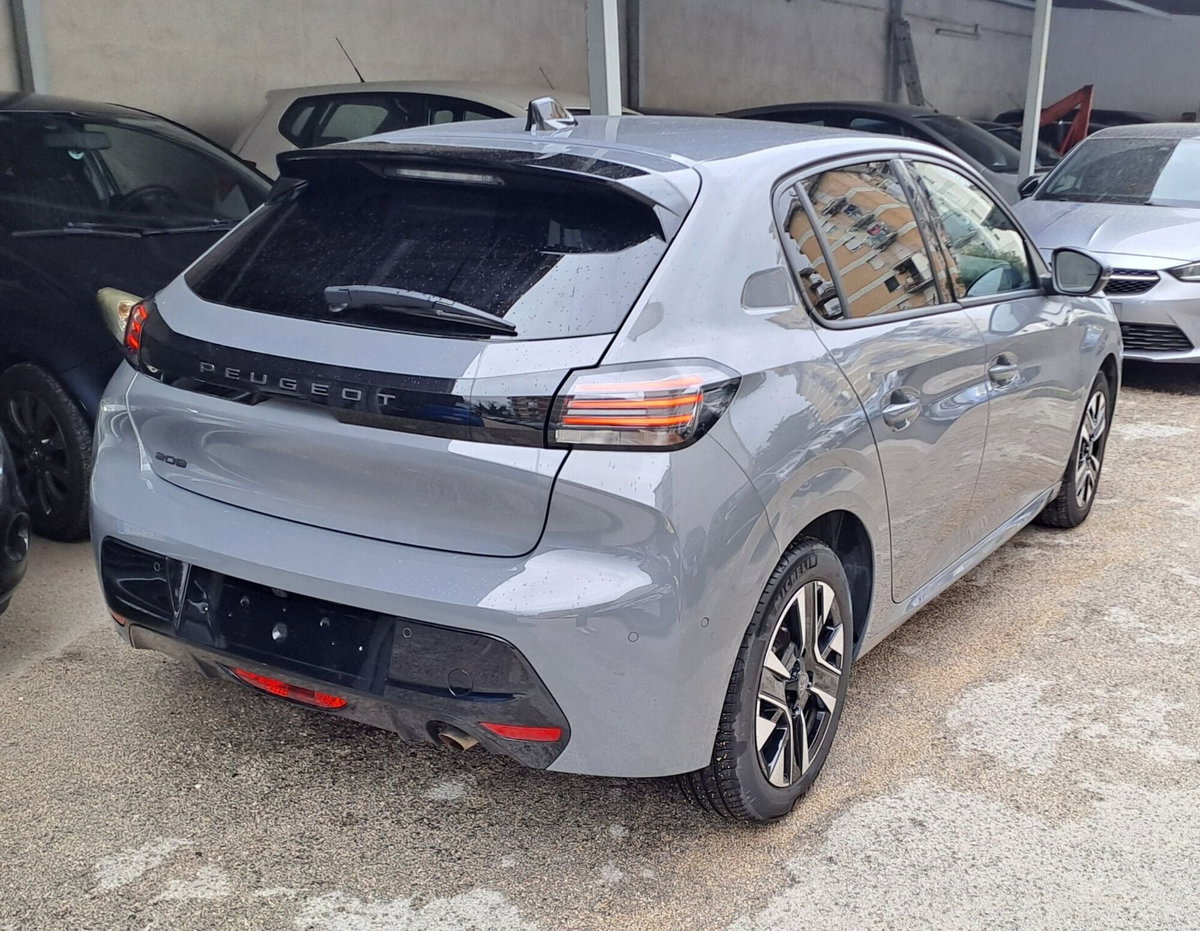 Peugeot 208 PureTech 100 Stop&Start 5 porte Allure (3)