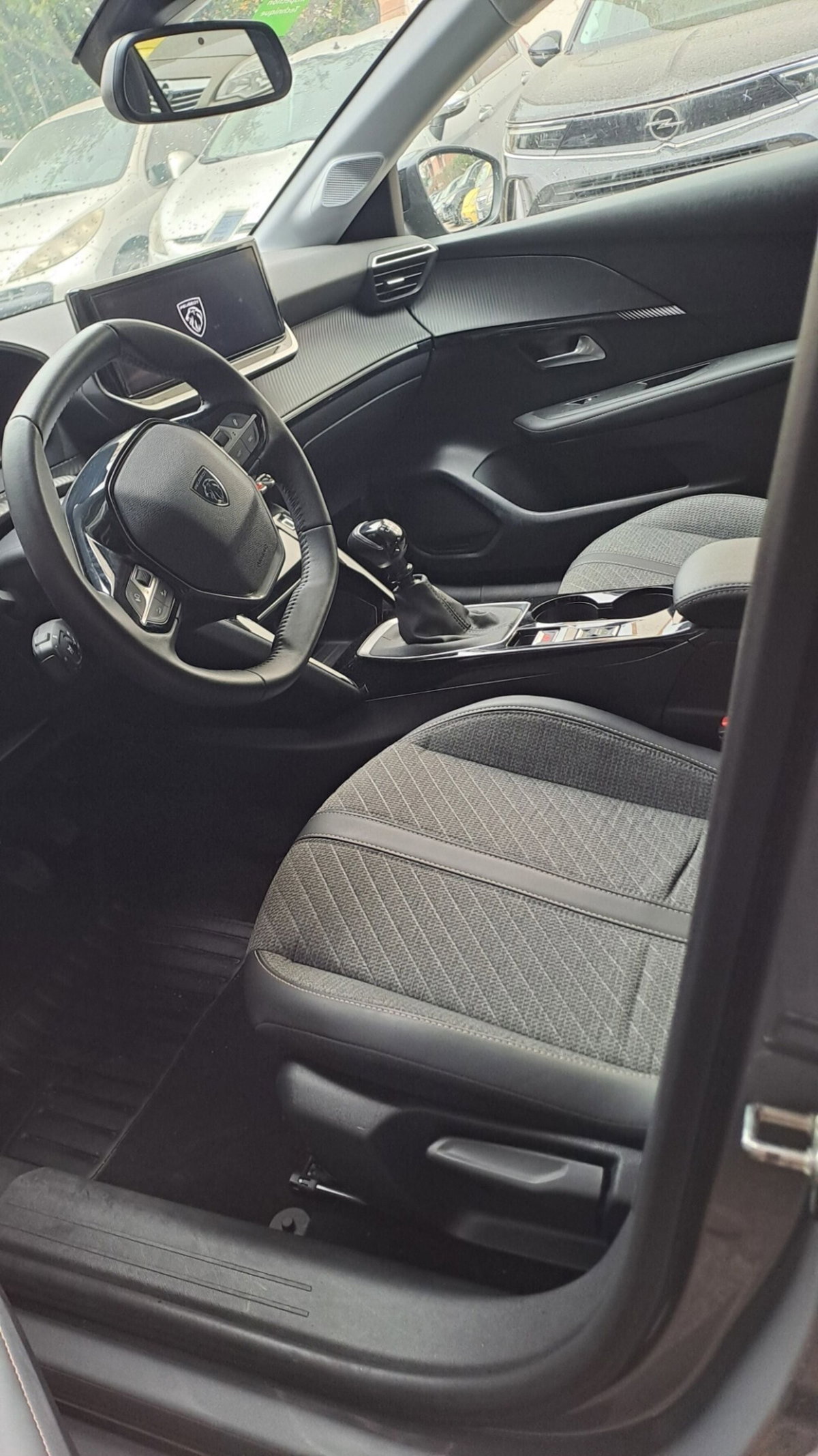 Peugeot 208 PureTech 100 Stop&Start 5 porte Allure (4)