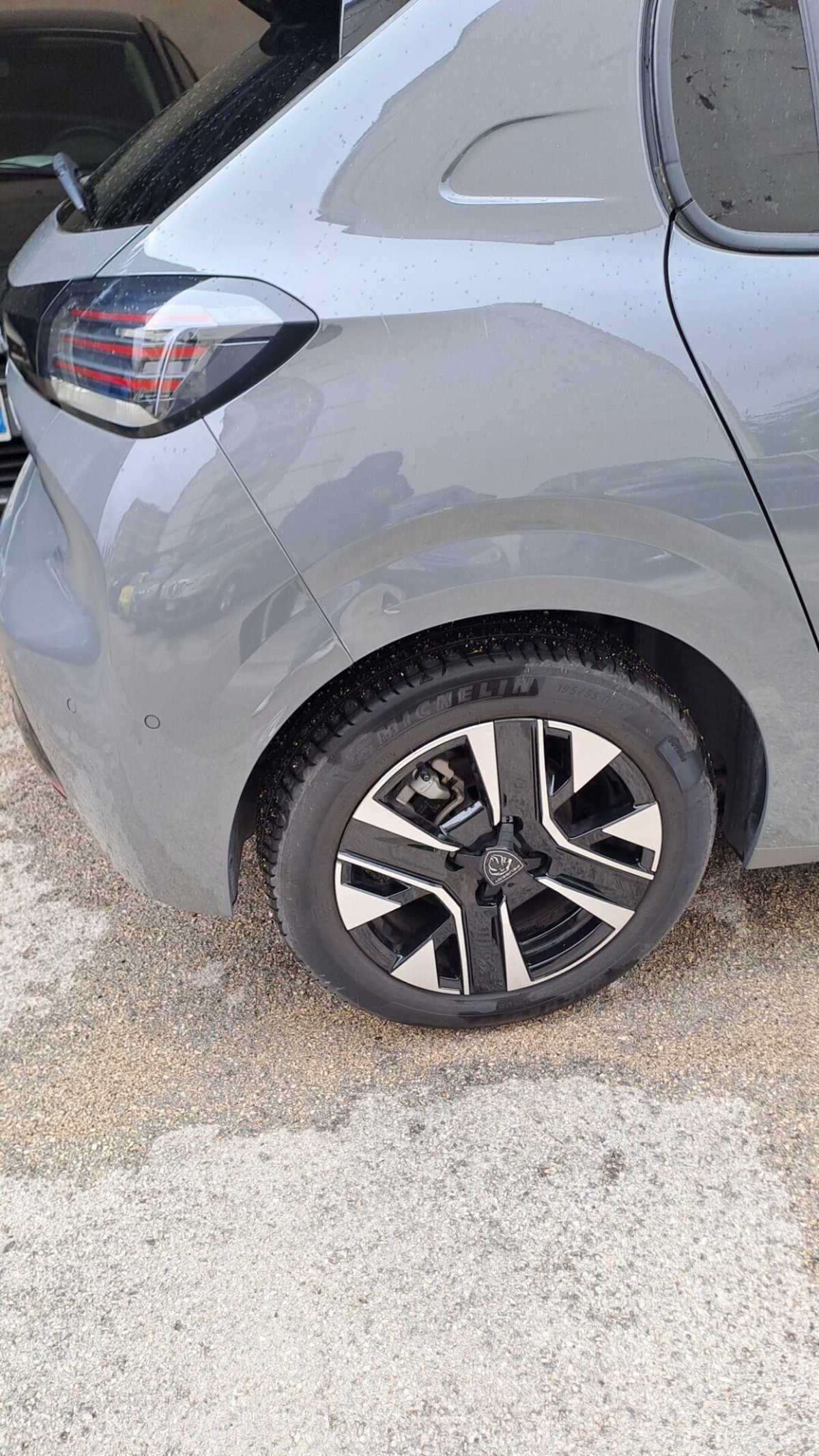 Peugeot 208 PureTech 100 Stop&Start 5 porte Allure (8)