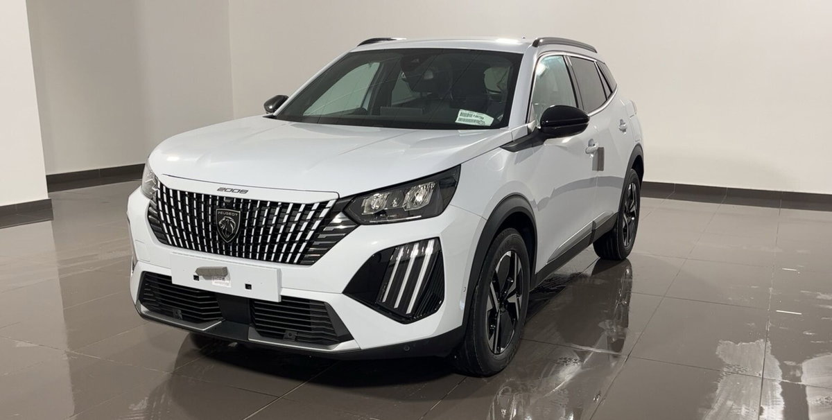 Peugeot 2008 PureTech 130 S&S EAT8 Allure Pack (9)