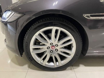 Jaguar XF 2.0 D 180 CV AWD aut. Pure (10)