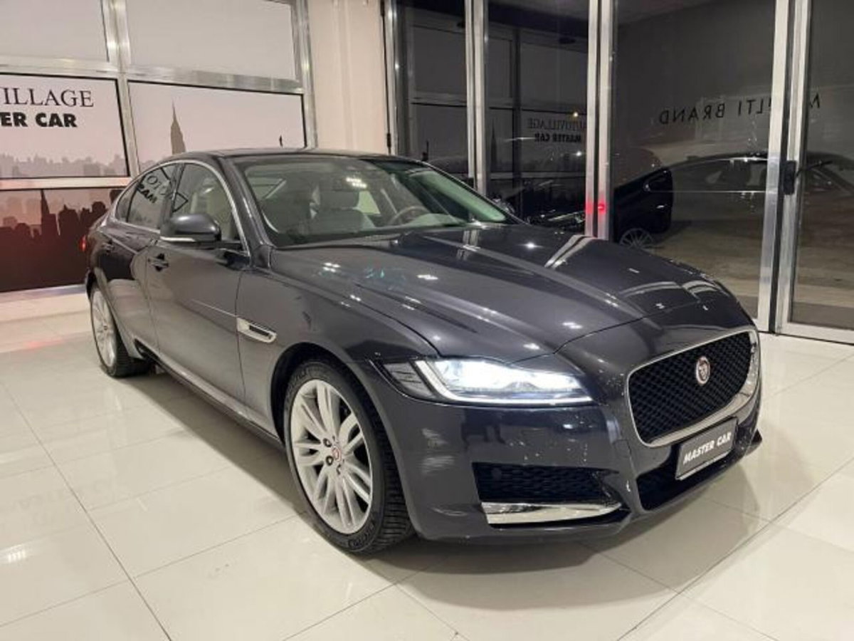 Jaguar XF 2.0 D 180 CV AWD aut. Pure (3)
