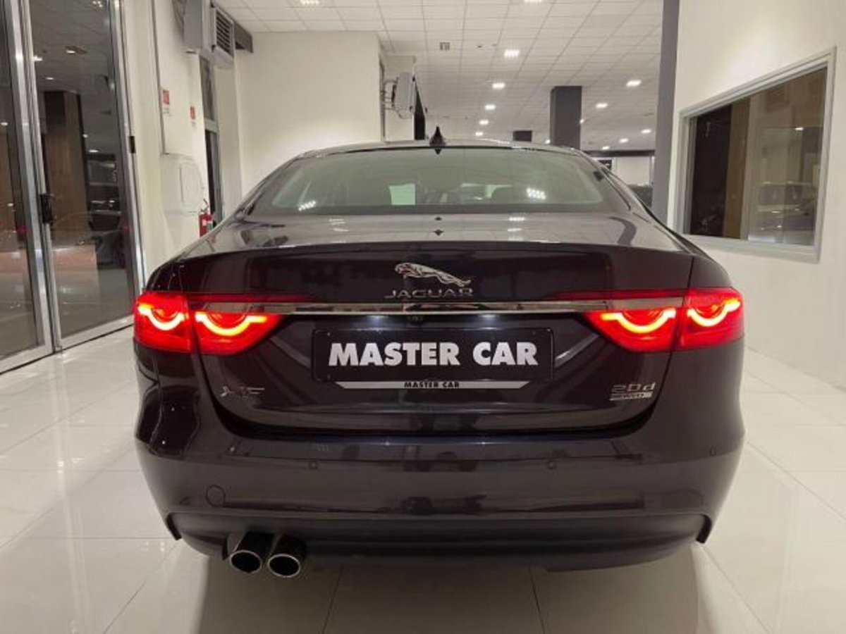 Jaguar XF 2.0 D 180 CV AWD aut. Pure (8)