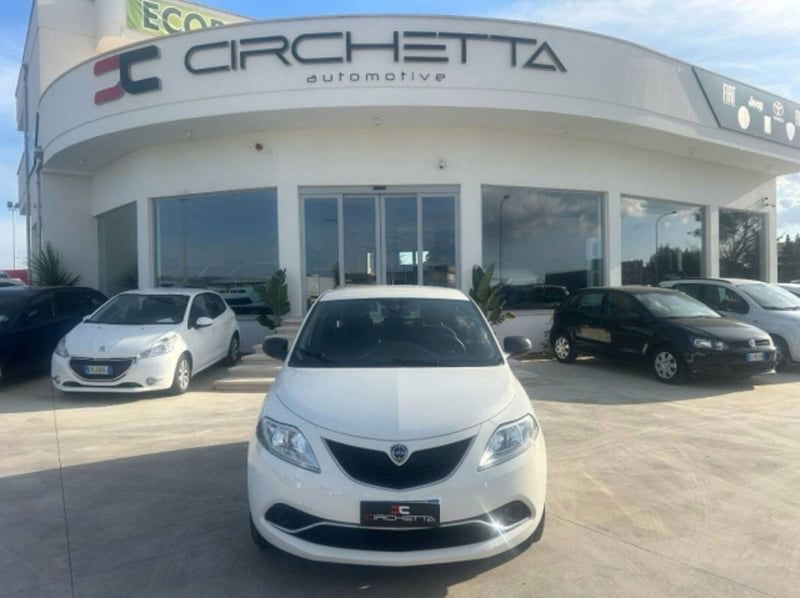 Lancia Ypsilon 1.2 69 CV 5 porte GPL Ecochic Gold