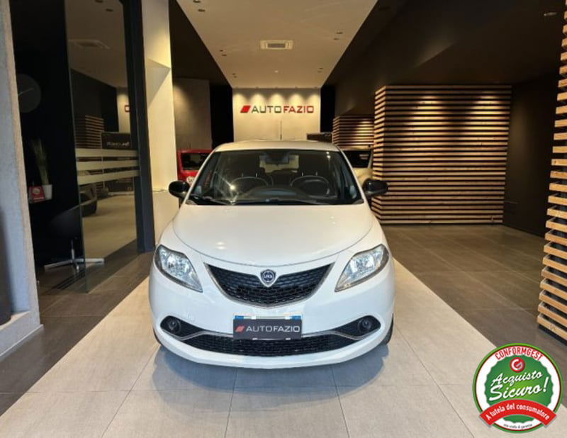 Lancia Ypsilon 1.2 69 CV 5 porte Gold