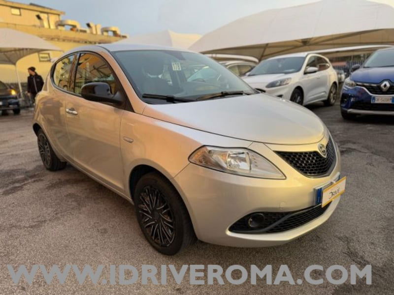 Lancia Ypsilon 1.0 FireFly 5 porte S&S Hybrid Ecochic UnYca