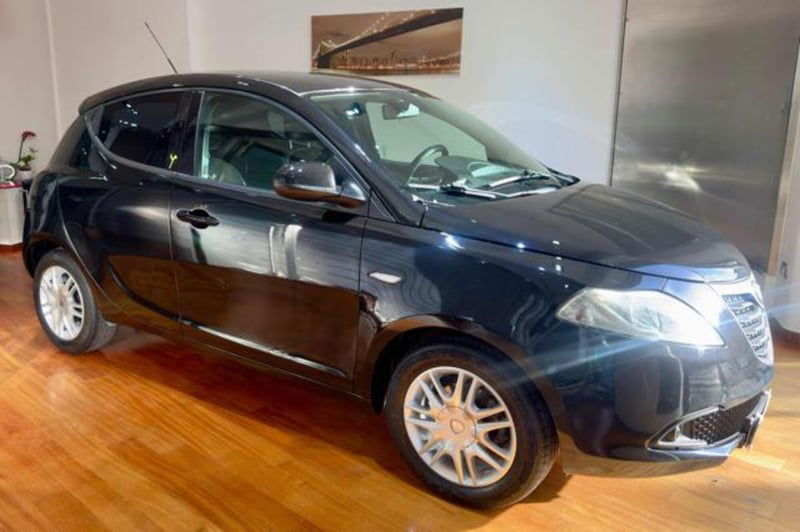 Lancia Ypsilon 1.2 69 CV 5 porte GPL Ecochic Platinum