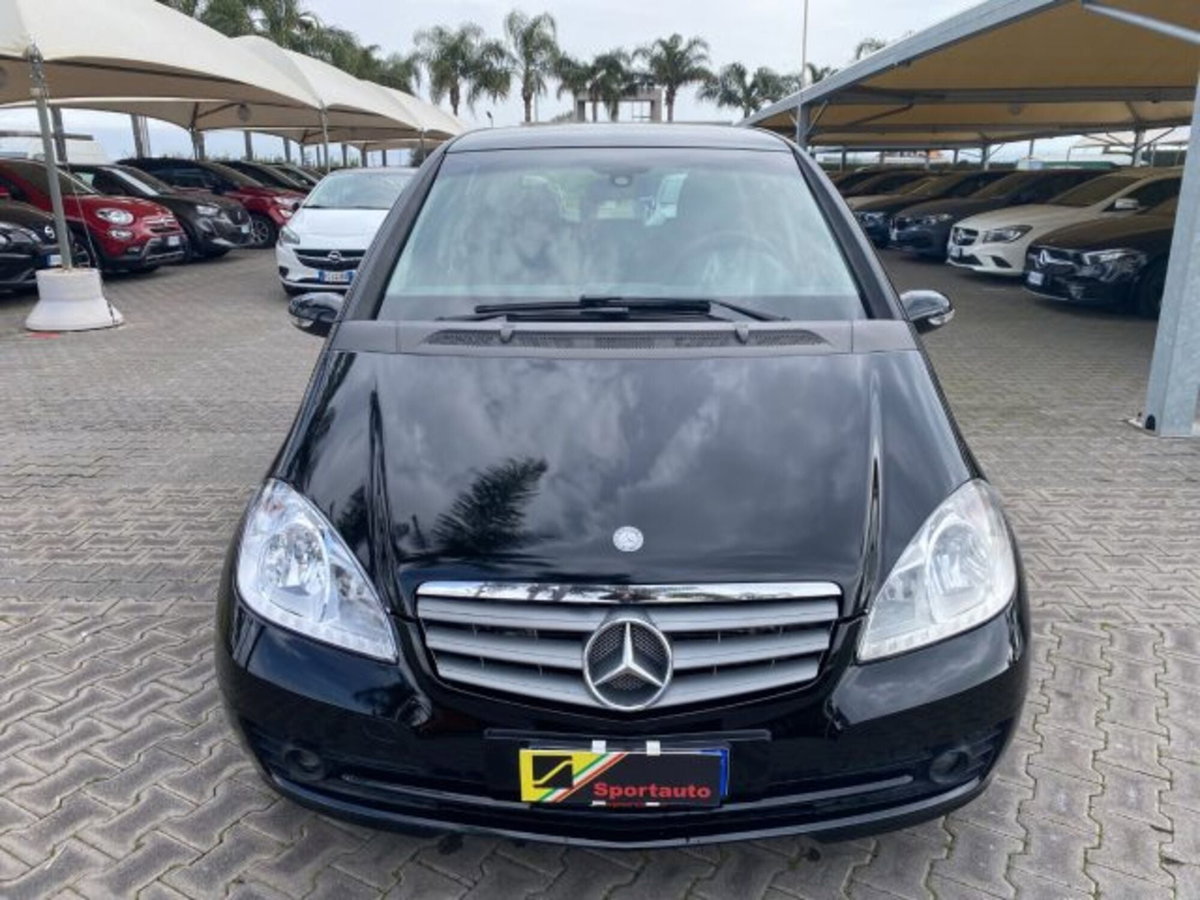 Mercedes-Benz Classe A 160 CDI AUTOMATIC Elegance (16)