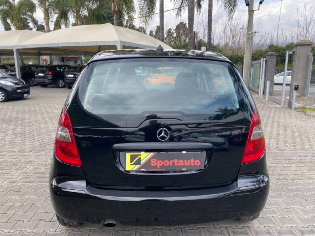 Mercedes-Benz Classe A 160 CDI AUTOMATIC Elegance (17)