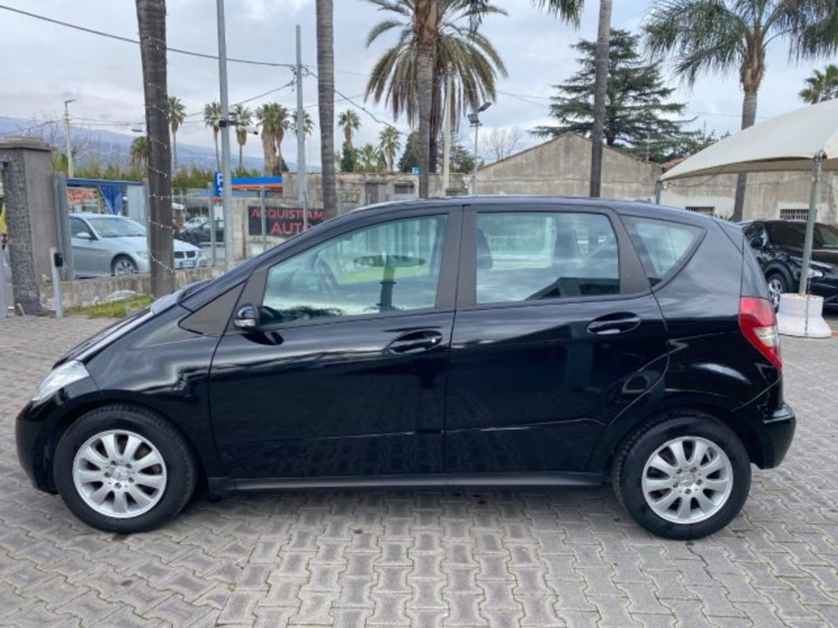 Mercedes-Benz Classe A 160 CDI AUTOMATIC Elegance (19)