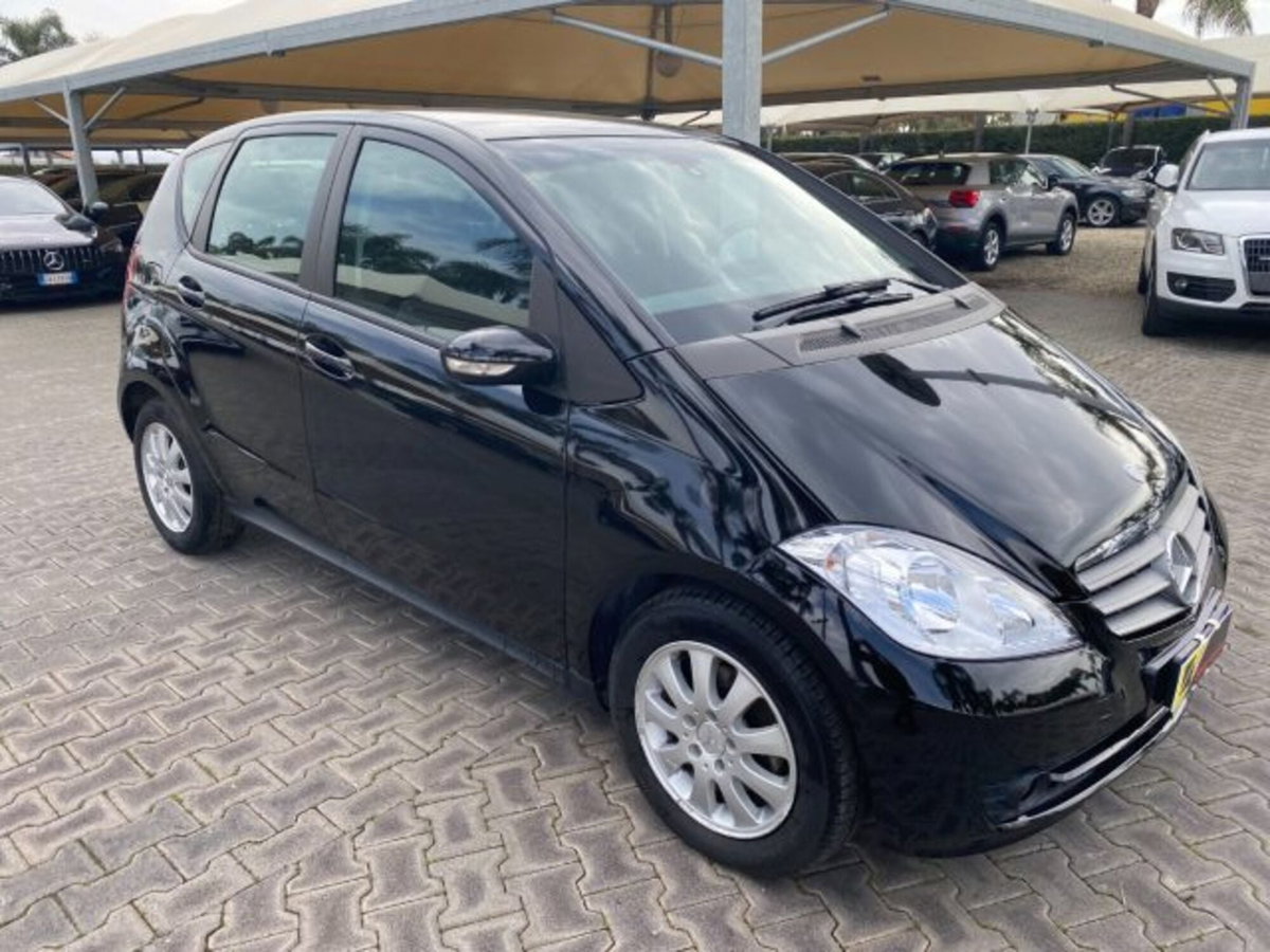 Mercedes-Benz Classe A 160 CDI AUTOMATIC Elegance (2)