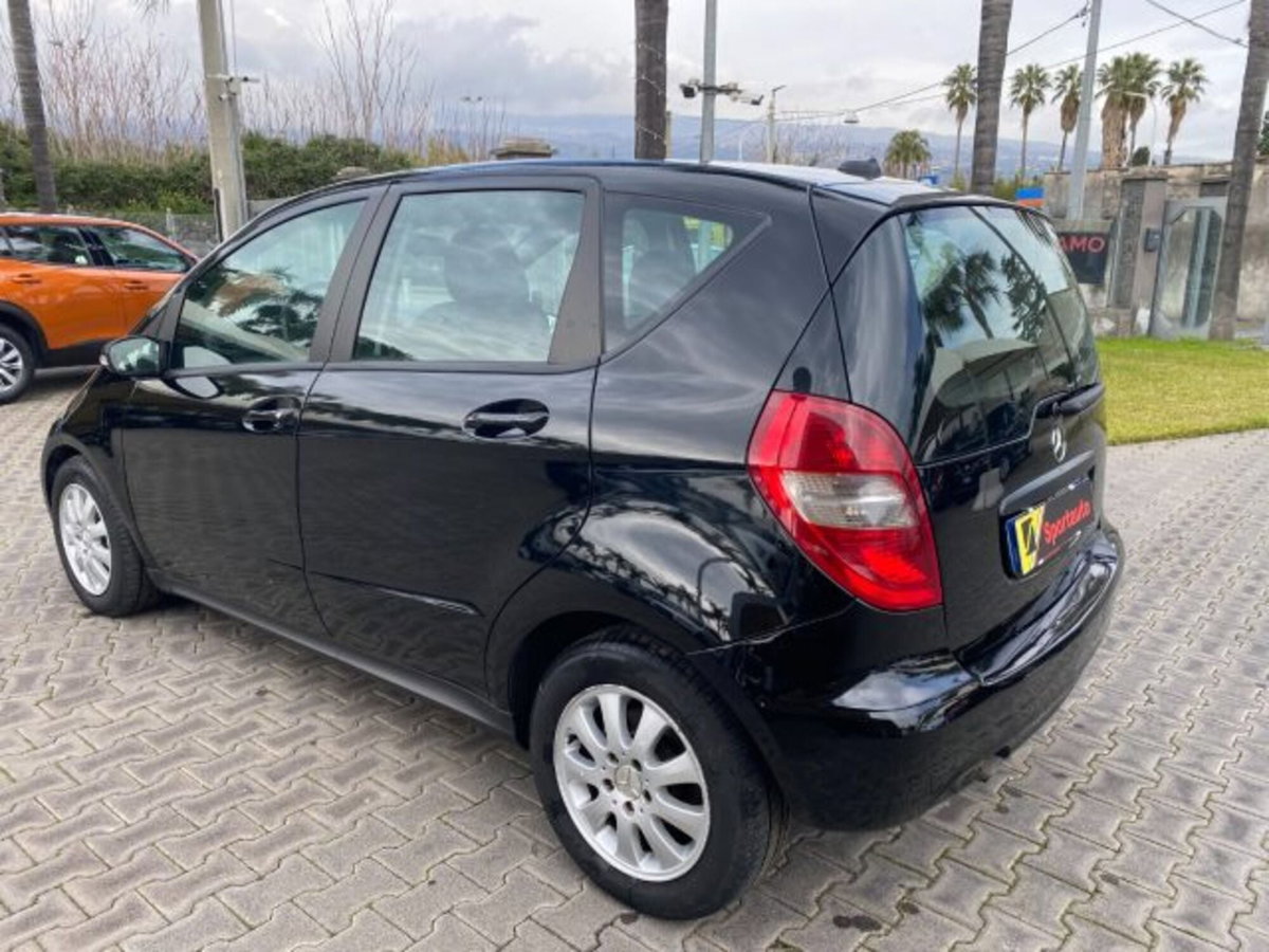 Mercedes-Benz Classe A 160 CDI AUTOMATIC Elegance (3)