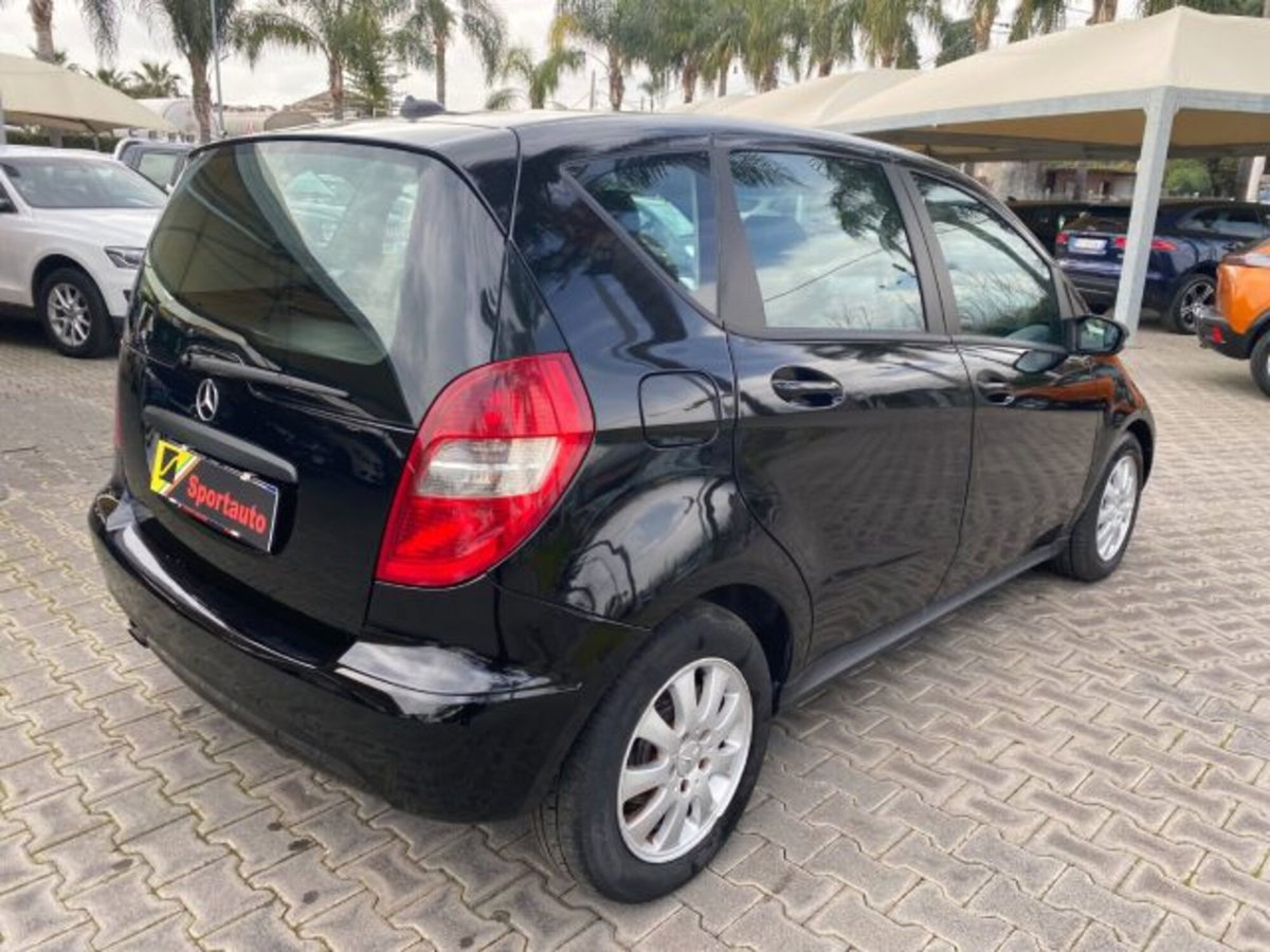 Mercedes-Benz Classe A 160 CDI AUTOMATIC Elegance (4)