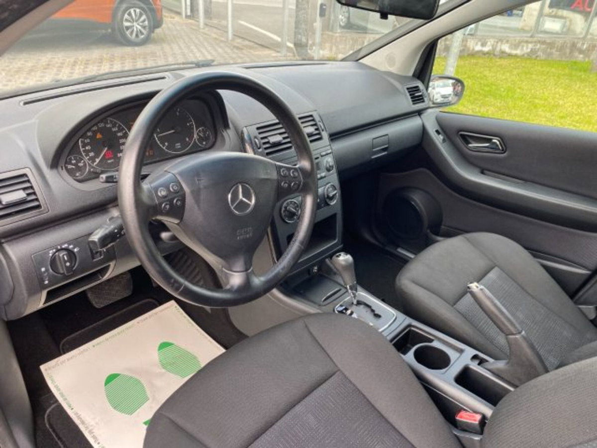 Mercedes-Benz Classe A 160 CDI AUTOMATIC Elegance (5)